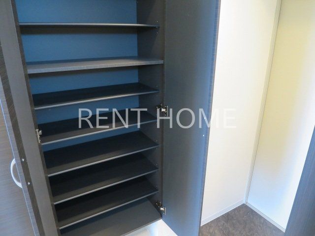 玄関　シューズボックスもあります