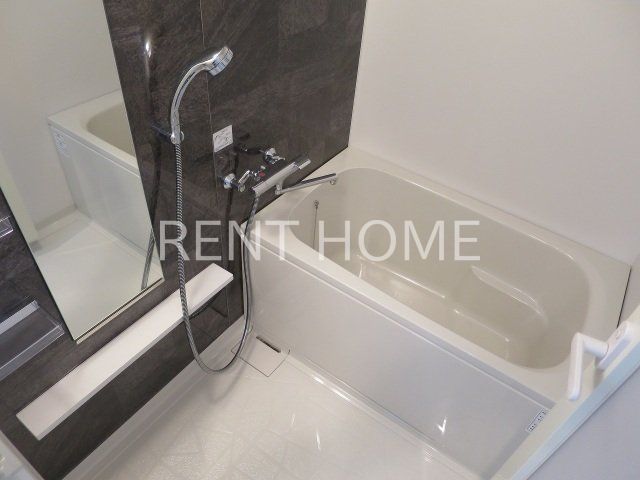 バス・シャワールーム　浴室乾燥機付です