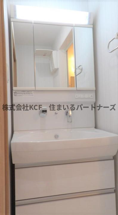 洗面設備　コンパクトで使いやすい洗面所