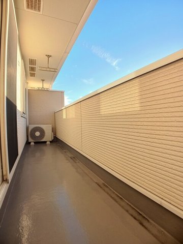 バルコニー　外からの目が気にならないバルコニーで洗濯物が干せます