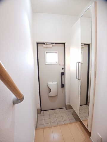 玄関　落ち着いた玄関です