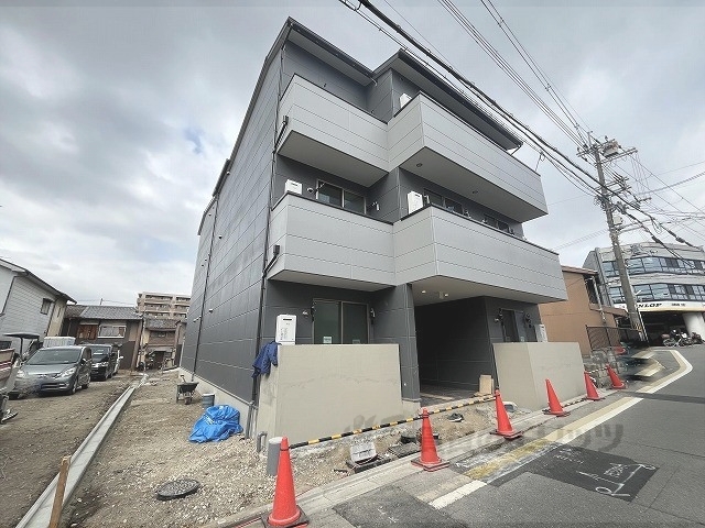 メゾンフローレ丹波橋の外観写真