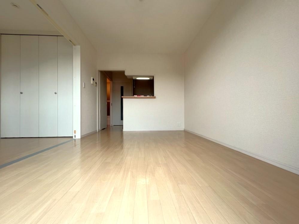 居室・リビング　※202号室の画像です