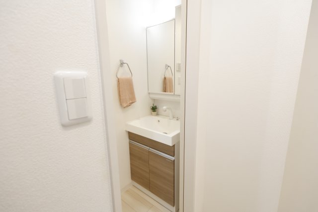 洗面設備　身支度に便利なシャンプードレッサー