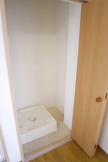 その他設備　室内洗濯機置場完備！