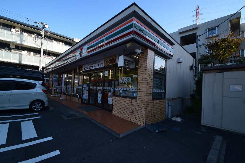 コンビニ　セブンイレブン 横浜下倉田町店（コンビニ）まで675m