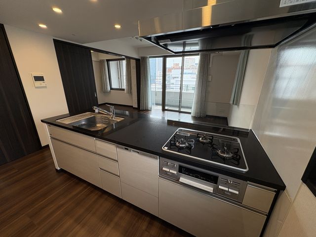 キッチン　収納有