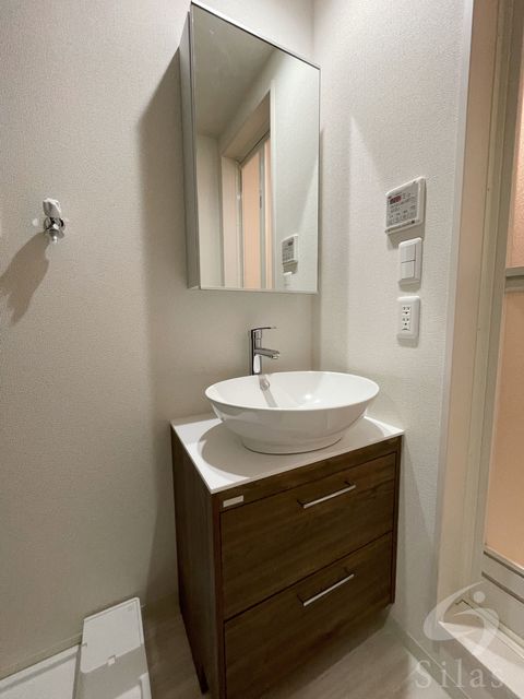 洗面設備　同仕様