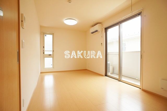 居室・リビング　使いやすい形の為、レイアウトを楽しめます♪