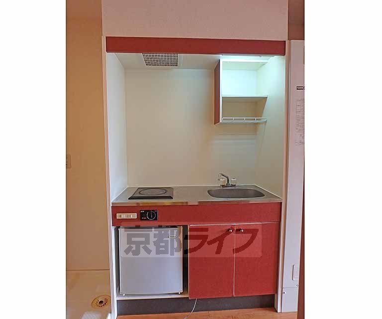 キッチン　コンパクトで綺麗なキッチン