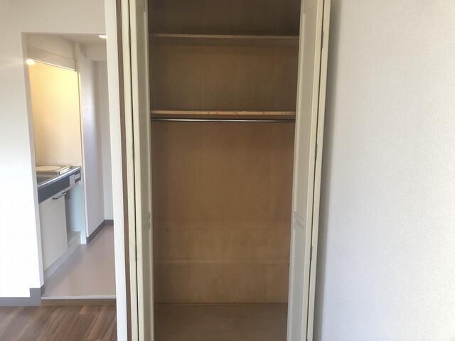 収納　パイプハンガー付き☆畳まず衣類を掛けることができます♪