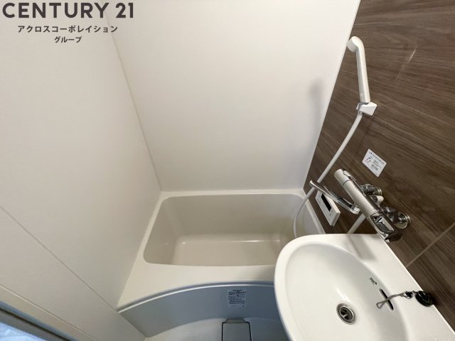 バス・シャワールーム　落ち着いた空間のお風呂です