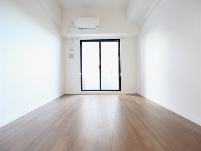 その他部屋・スペース　洋室7.9帖　エアコン付　収納充実しています