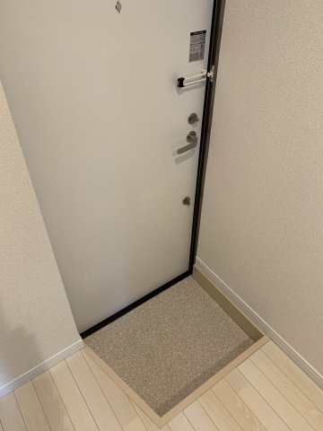 玄関　写真は他のお部屋です。