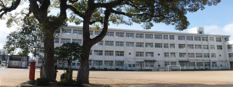 小学校　白浜小学校（小学校）まで440m