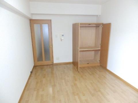 居室・リビング　室内