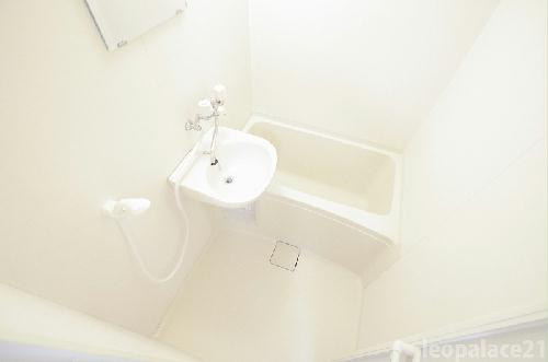 バス・シャワールーム　設備・仕様は号室により異なる為、現況を優先致します。