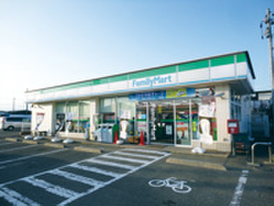 コンビニ　ファミリーマート多賀城山王店（コンビニ）まで1300m