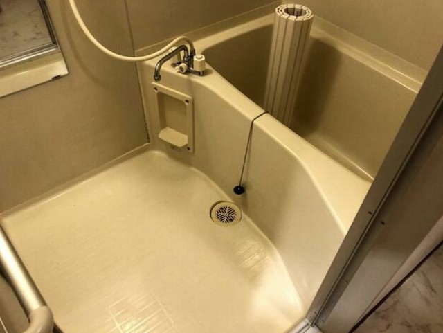 バス・シャワールーム　バスルーム