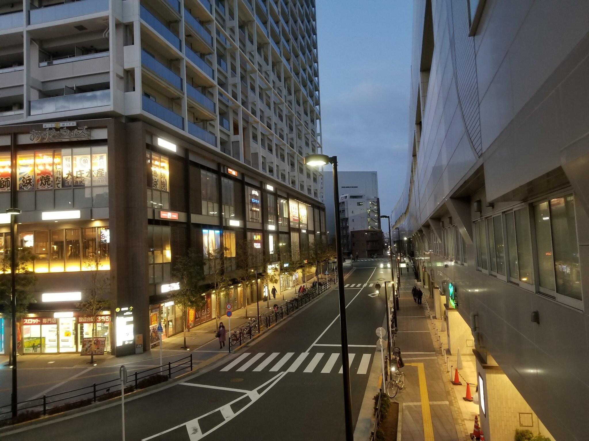 スーパー　ライフ京急蒲田駅前店（スーパー）まで225m