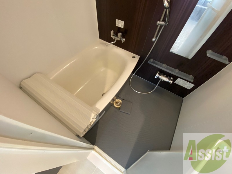 バス・シャワールーム　お風呂になります。一日の疲れを癒してくださいね。