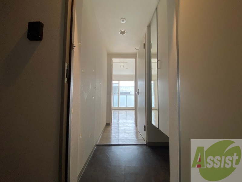 玄関　玄関です。白を基調としていて清潔感があります！