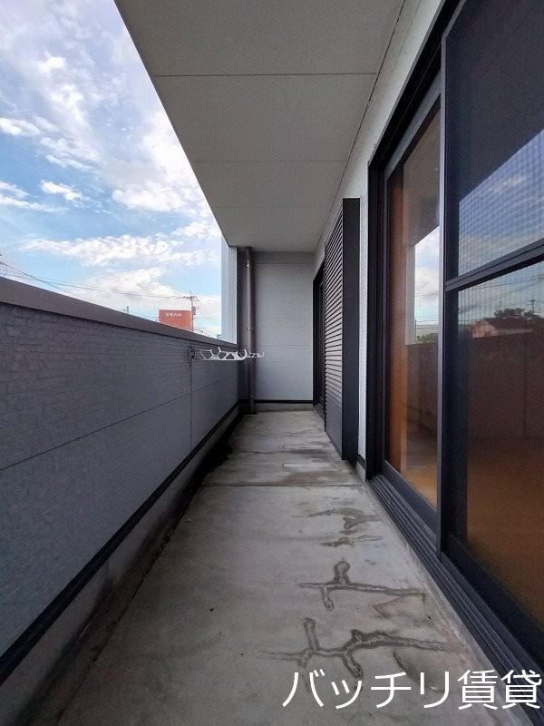 バルコニー　別号室の画像。現況優先