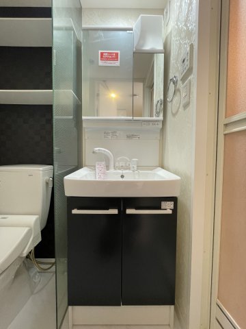 洗面設備　LUMINOUS桜川　独立洗面台