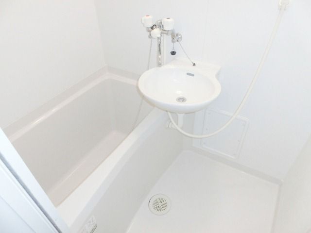 バス・シャワールーム　きれいなバスルーム