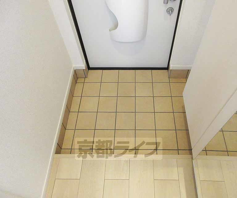 玄関　玄関はシンプルに・