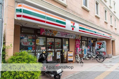 コンビニ　セブン-イレブン 板橋大谷口上町店（コンビニ）まで273m