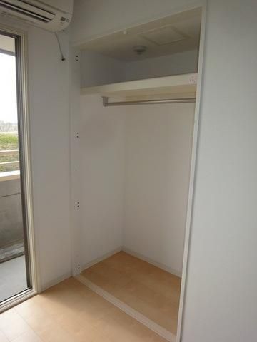 収納　大型クローゼット収納