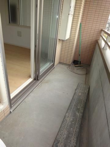 バルコニー　日当たり良好　江戸川沿いで日当たり良好　夏は花火観賞