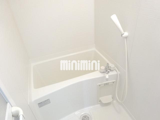 バス・シャワールーム　一日の疲れを洗い流す、癒しの空間です。