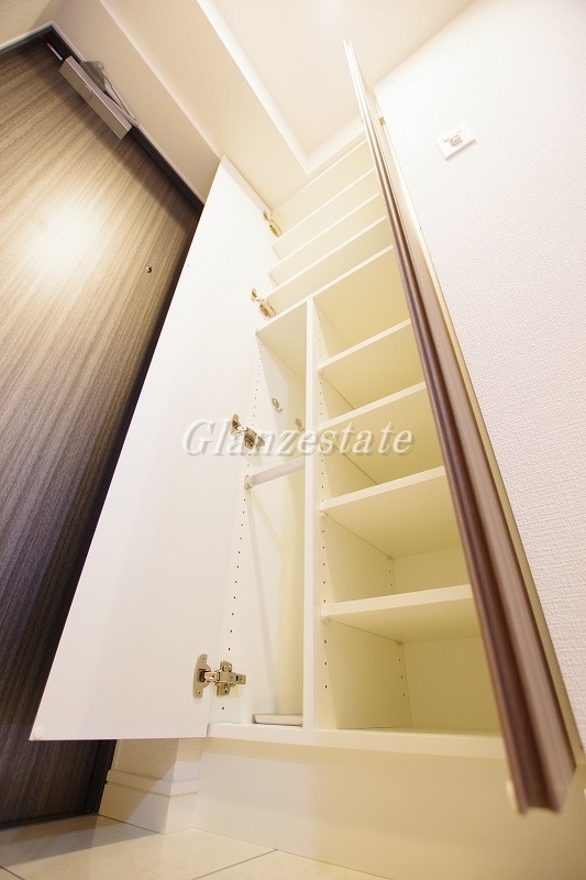 玄関　☆玄関にはシューズボックスもございます☆