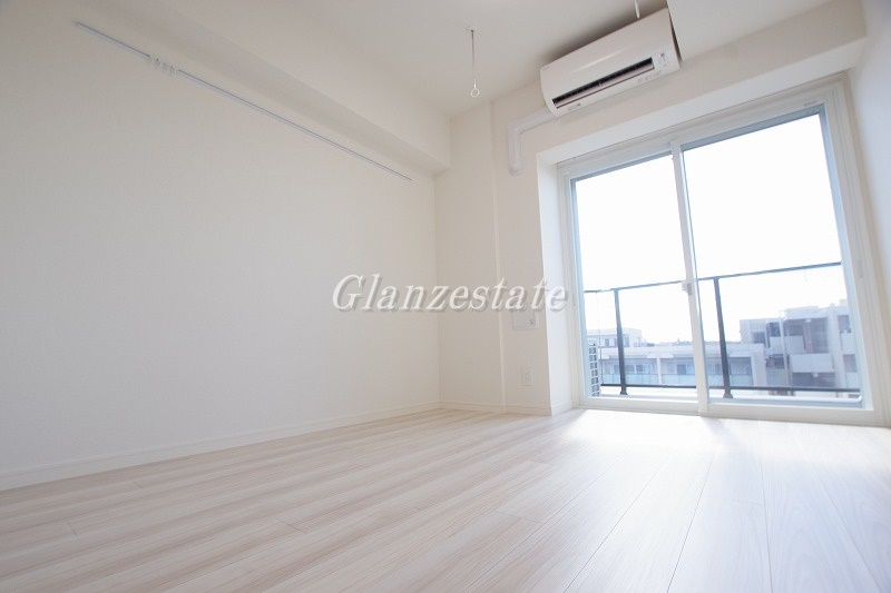 居室・リビング　☆綺麗な色合いのお部屋☆