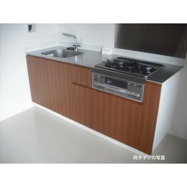 キッチン　写真は同タイプ住居です。