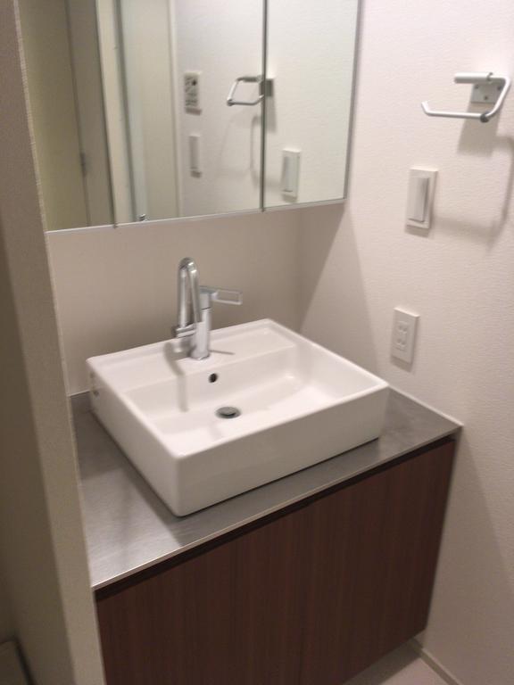洗面設備　写真は同タイプ住居です。