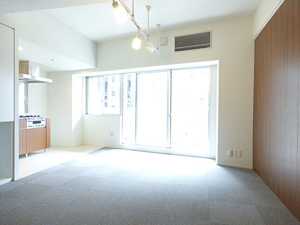 居室・リビング　写真は同タイプ住居です。