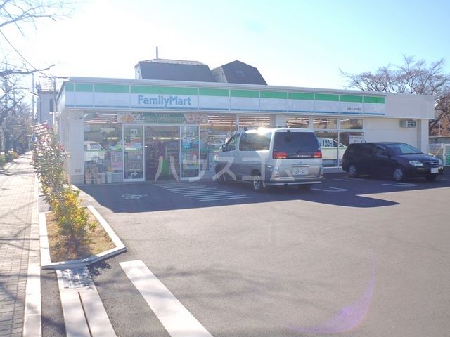 コンビニ　ファミリーマート秀栄白糸台店（コンビニ）まで98m