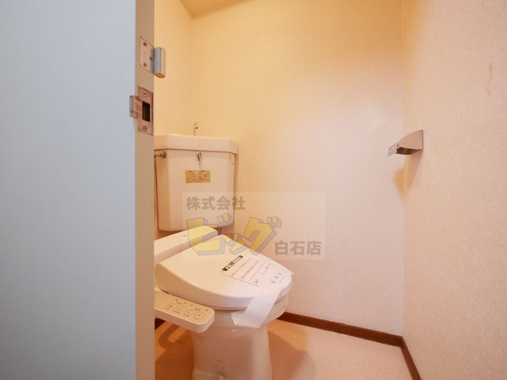 トイレ　ウォシュレット完備しています♪