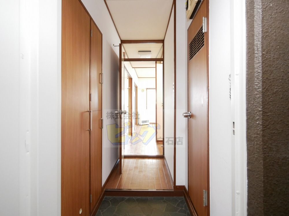 玄関　広々とした玄関です♪