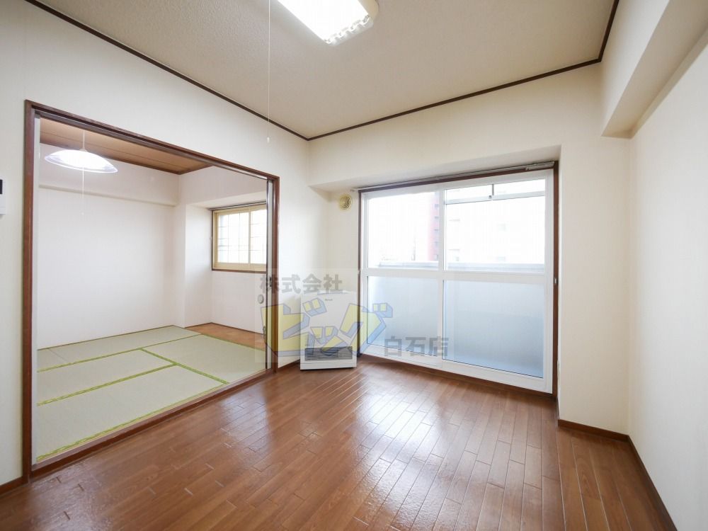 居室・リビング　明るいリビングです♪