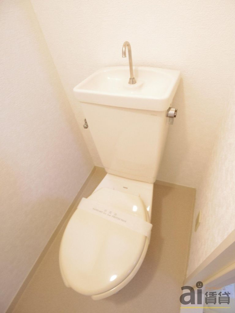 トイレ　※同仕様写真です
