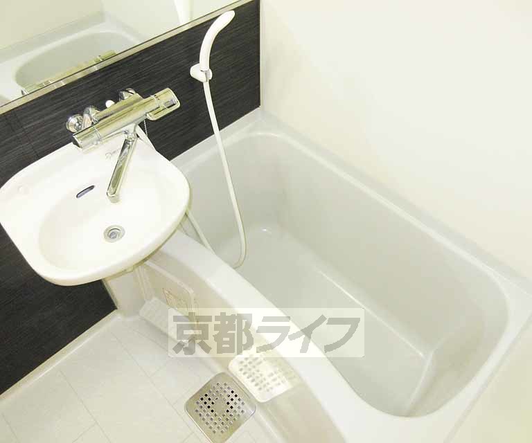 バス・シャワールーム　綺麗なお風呂です