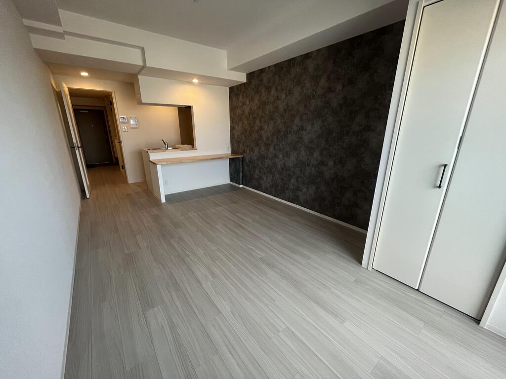 居室・リビング　11帖の広々とした洋室です☆（同仕様写真）