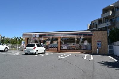 コンビニ　セブン-イレブン 狛江駅南店（コンビニ）まで141m