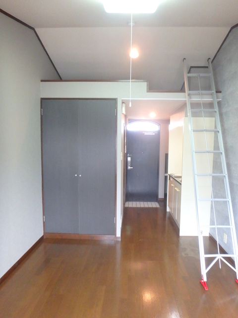 居室・リビング　★３階のお部屋はロフト付き★