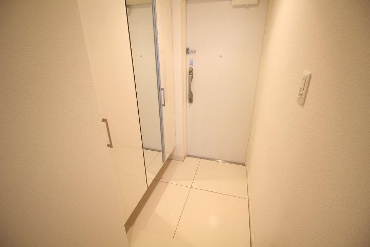 玄関　シンプルで使いやすい玄関です