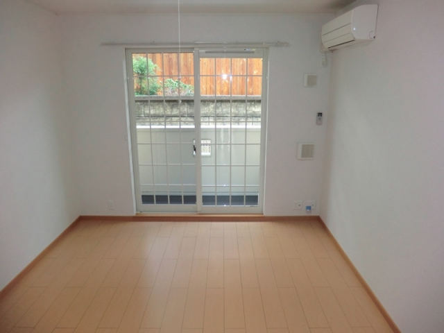 居室・リビング　エアコン付きで初期費用を抑えられます☆